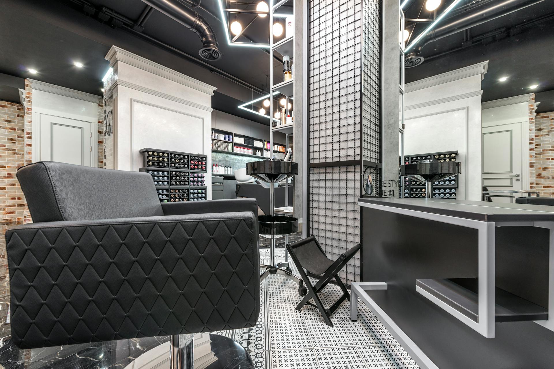 Salon chairs ambiance